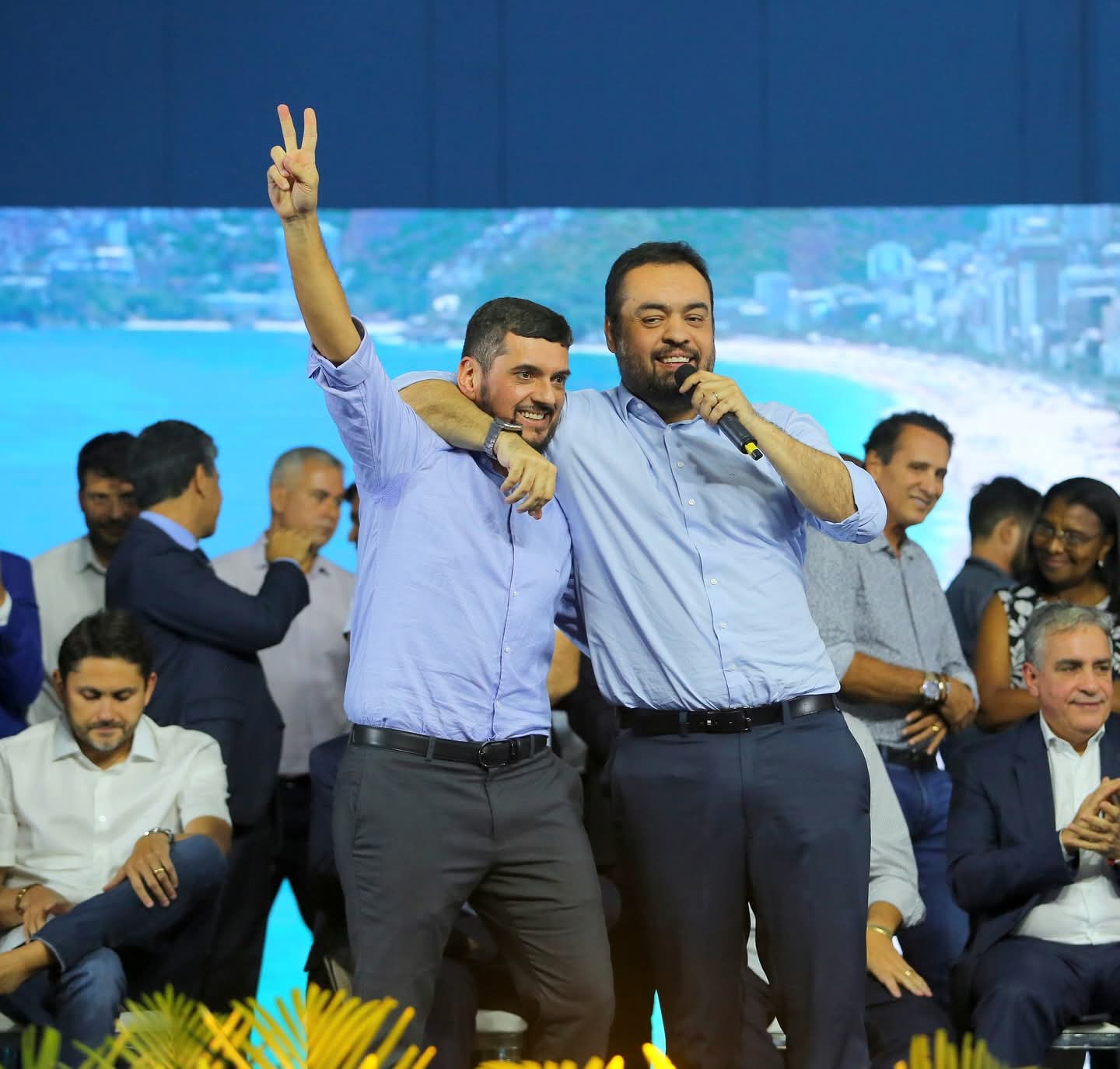 Governador Cláudio Castro comemora a reeleição de Rodrigo Bacellar a presidência da Alerj em fevereiro de 2025