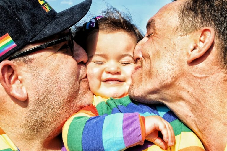 Mais de 50 mil pessoas tomam as ruas de Porto Alegre na 18ª Parada de Luta LGBT+ 
