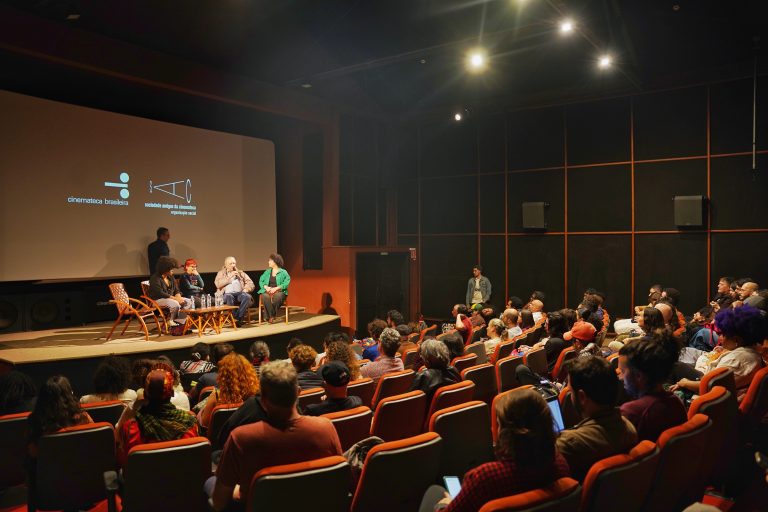 Em sessão lotada, Cinemateca exibe documentário do BdF em parceria com Fundação Rosa Luxemburgo
