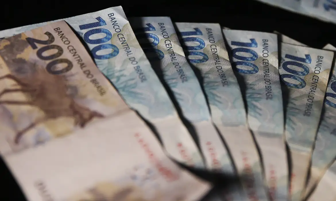 Com a cobrança, segundo o Ipea, seria possível garantir a isenção do pagamento do Imposto de Renda da Pessoa Física para as pessoas com renda até R$ 5 mil por mês