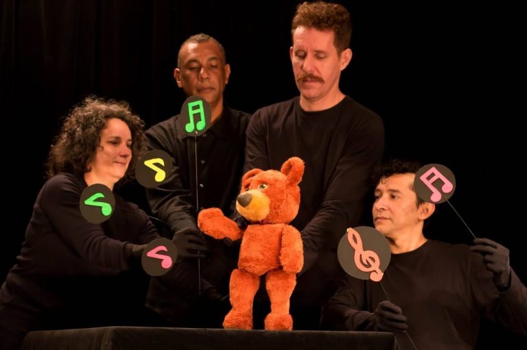Teatro de bonecos adapta clássico de Erico Verissimo para crianças em Porto Alegre