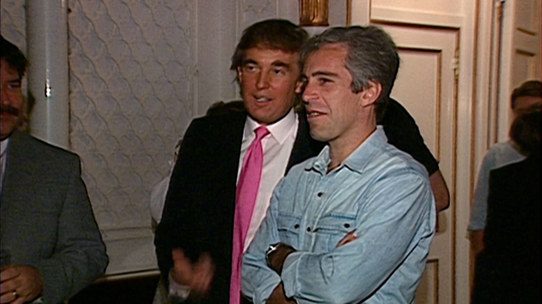 Trump foi amigo próximo de Jeffrey Epstein nas décadas de 1990 e 2000