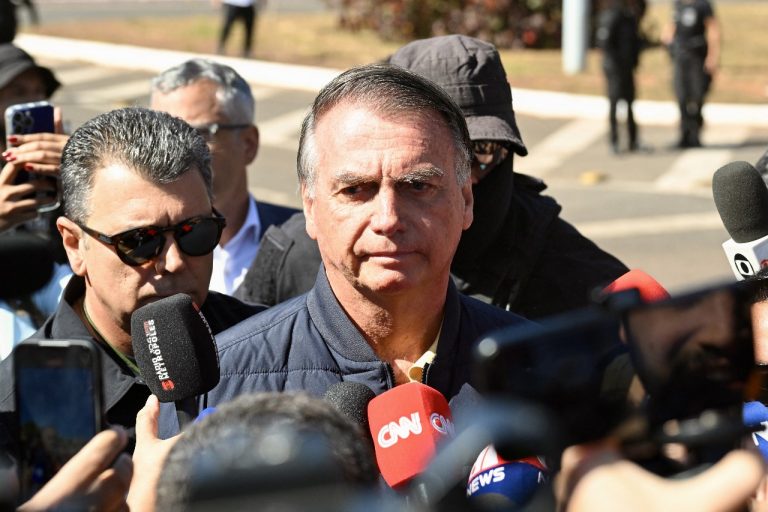 Bolsonaro pode pegar até 40 anos de prisão, diz Kakay; Pannunzio fala em 'crime continuado'