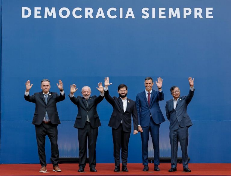 No Chile, Lula diz que democracia liberal não respondeu ‘demandas da sociedade’
