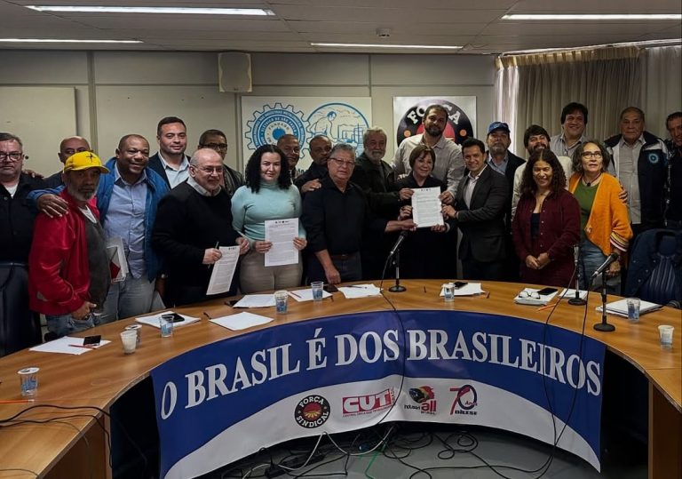 Com estruturação, Brasil pode ‘minimizar completamente' tarifaço, diz economista do Dieese