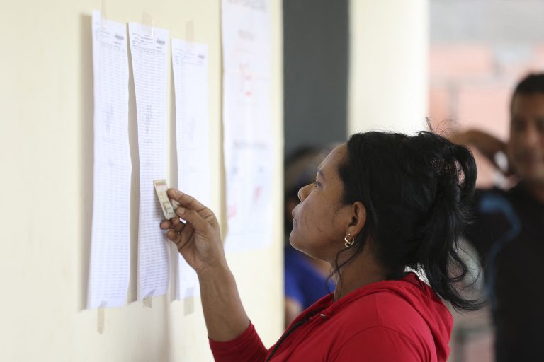 Chavismo mira 3ª vitória eleitoral consecutiva nas eleições para prefeituras no próximo domingo