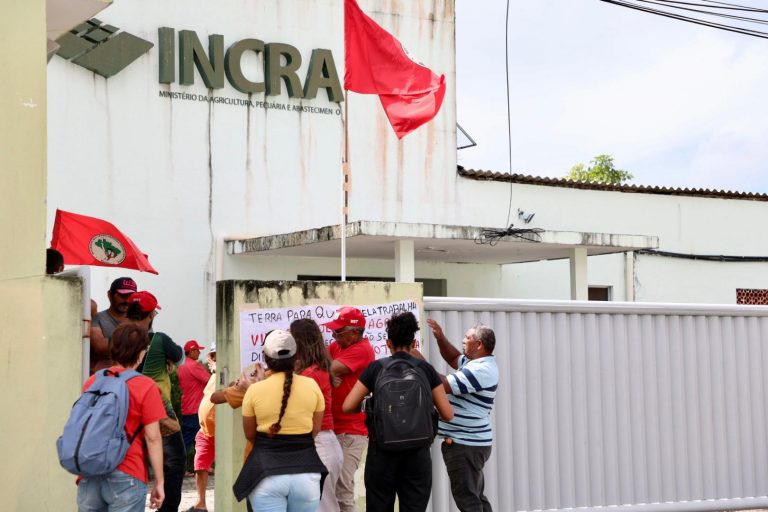 Na Semana Camponesa, MST ocupa Incra na Paraíba e denuncia paralisação da reforma agrária