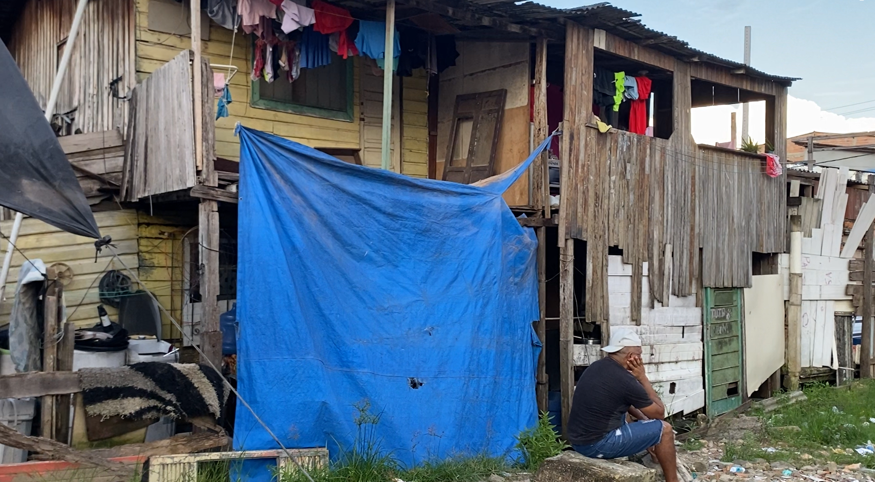 Na Vila da Barca, uma das maiores comunidades de palafitas da América Latina, população enfrenta falta de direitos básico e insegurança alimentar