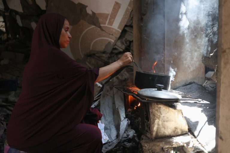 Sobe para 115 o número de mortos por fome em Gaza; seis mil caminhões de ajuda seguem retidos