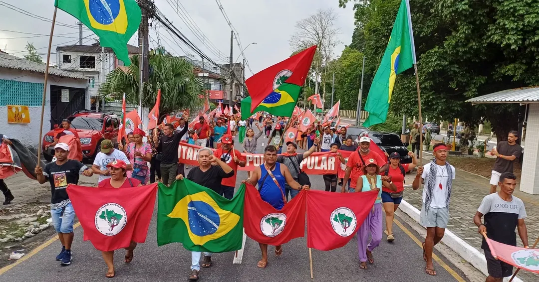 Nesta quinta (24), 400 militantes do MST ocuparam a Superintendência do Incra, em Belém (PA)