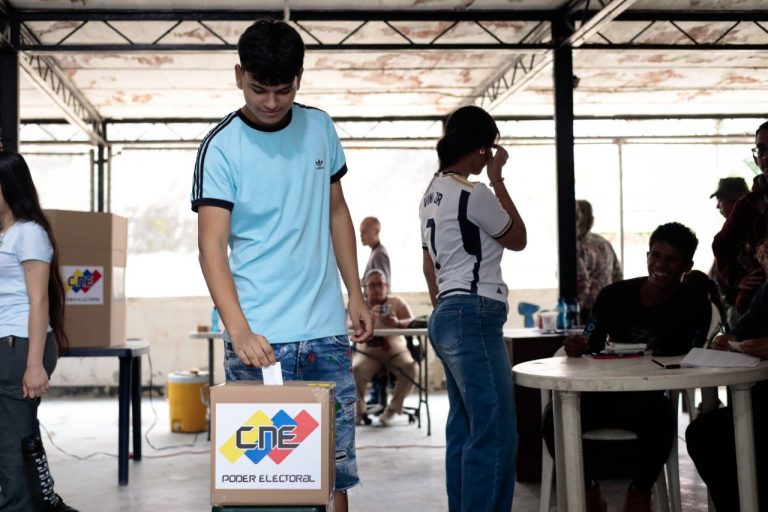 Consulta popular: Venezuelanos votam, neste domingo, em projetos para seus bairros