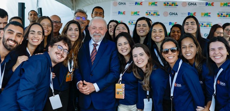 Lula critica articulação de Bolsonaro e Trump: 'Falta de patriotismo e de caráter'