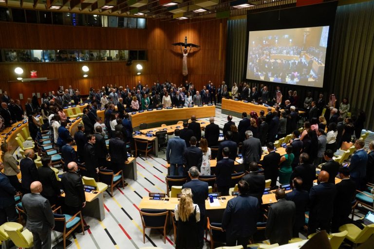 Nos EUA: Brasil defende Estado palestino na ONU e pode tentar reunião sobre tarifaço Trump