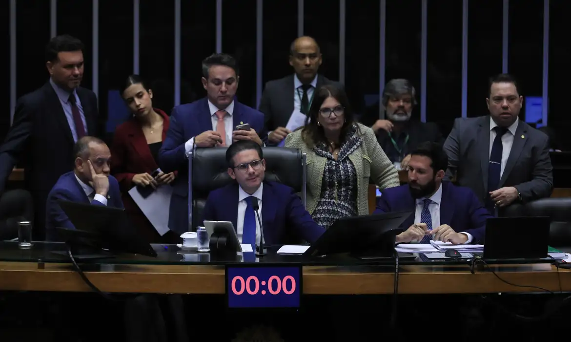 Proposta foi aprovada na Câmara na madrugada desta quinta (17)