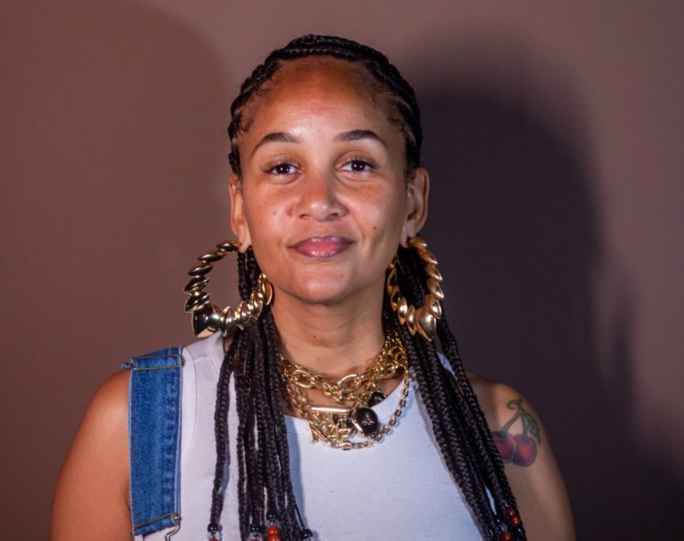 ‘Lei anti-Oruam’ é criminalização da cultura negra e periférica, diz pesquisadora de rap