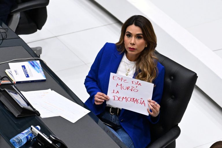 Reforma que prevê reeleição indefinida em El Salvador ‘consolida ditadura’ de Bukele