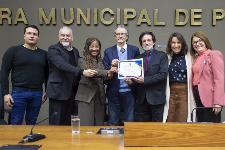 Grupo Hospitalar Conceição recebe homenagem por seus 65 anos na Câmara de Vereadores