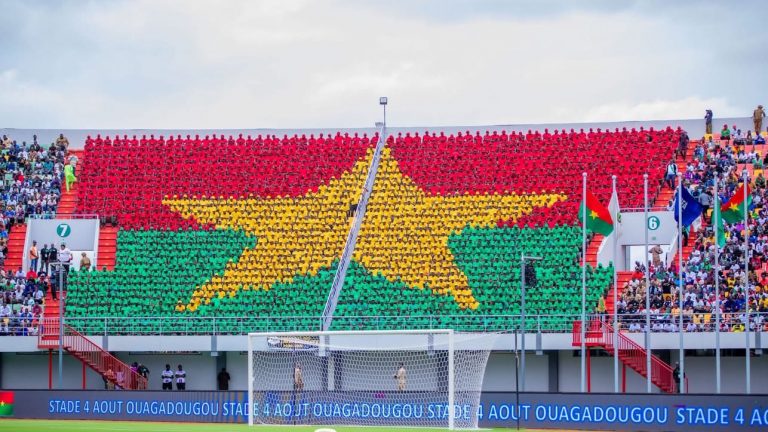 Em apoio a Traoré, lendas do futebol africano se unem para inaugurar estádio em Burkina Faso