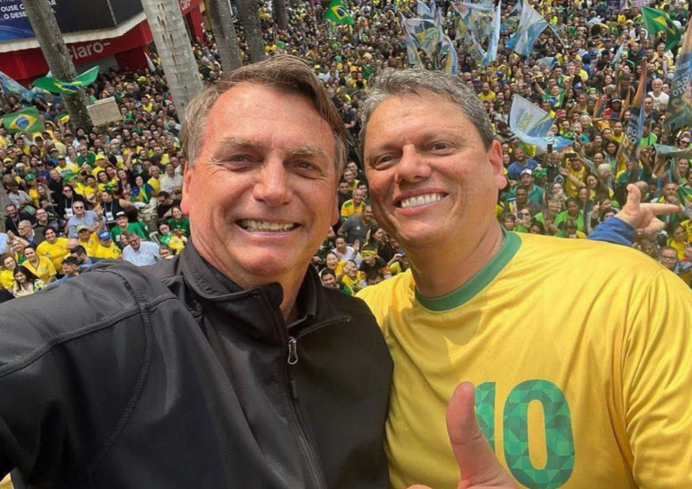 Depois de visitar Bolsonaro e se reunir com governadores da direita, Tarcísio defende anistia