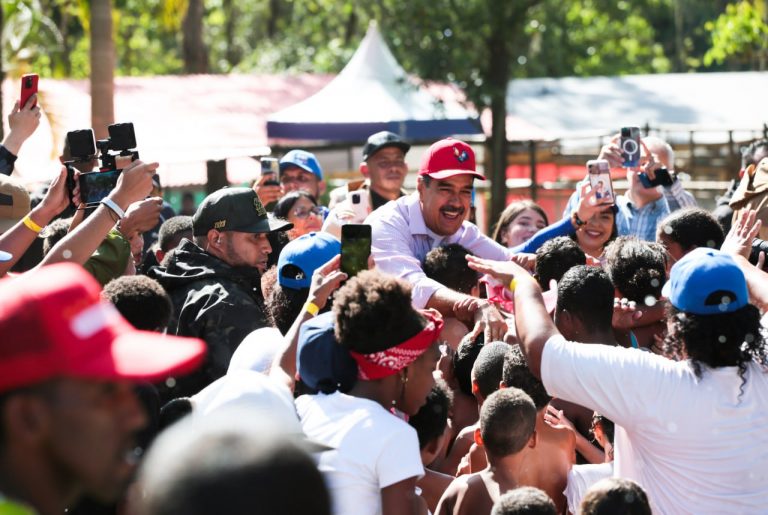 Venezuela rebate anúncio dos EUA de recompensa por prisão de Maduro: 'Patético'