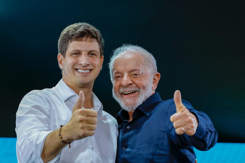 Presidente Lula (PT) ao lado do prefeito do Recife, João Campos (PSB)