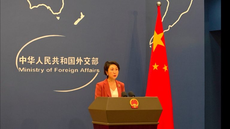 Questionada sobre sanções dos EUA contra Mais Médicos, China reafirma oposição a unilateralismo