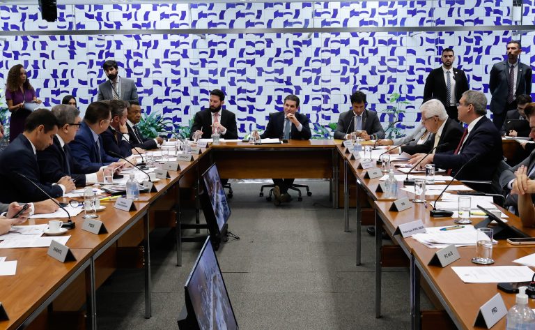 Efeito Felca: Câmara vai pautar proteção de crianças e adolescentes no ambiente digital