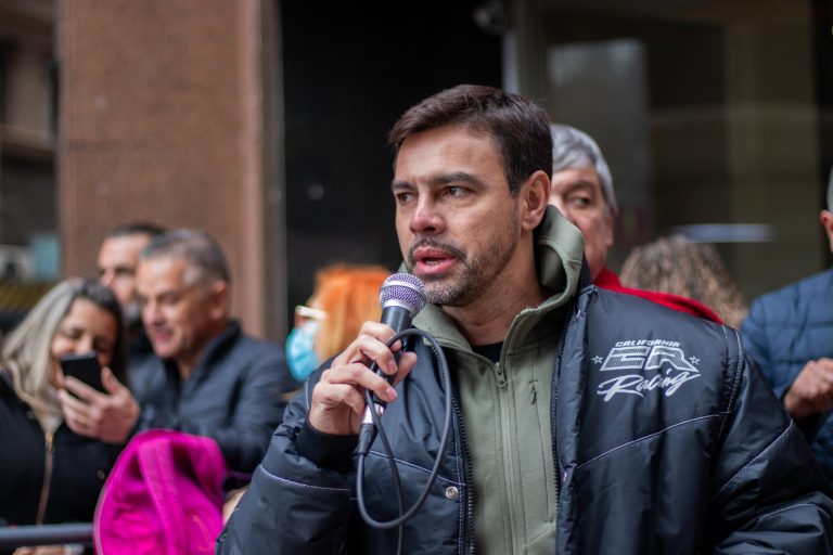 'Santander usa terceirização para cortar direitos', denuncia sindicato