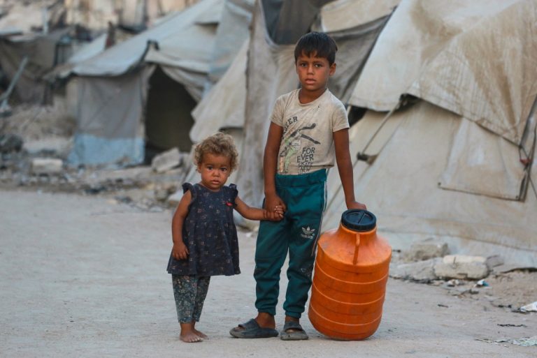 Mortos em Gaza ultrapassam 63 mil, sendo 322 de fome, enquanto Israel endurece genocídio
