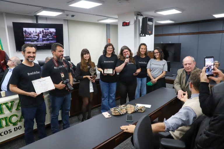 Brasil de Fato RS recebe 1º Prêmio Rubens Paiva por sua defesa dos direitos humanos