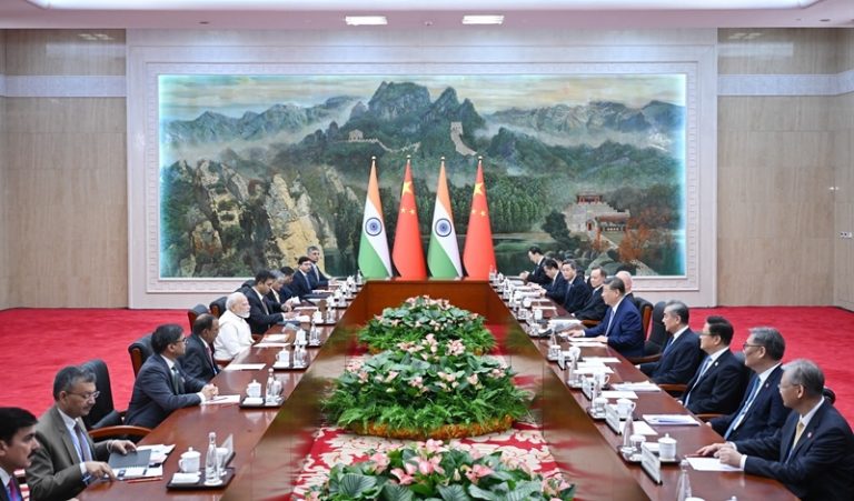 Temos muito mais consensos que divergências, diz Narendra Modi a Xi Jinping