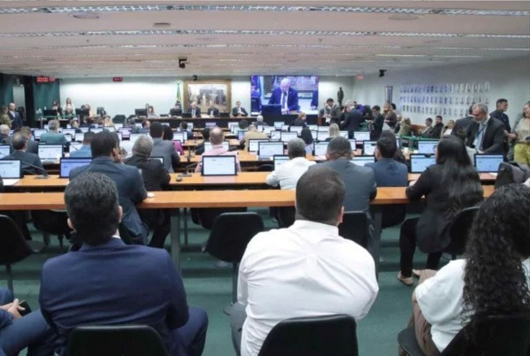 CCJ aprovou admissibilidade da PEC 27/2024, que prevê um Fundo Nacional de Reparação Econômica e de Promoção da Igualdade Racial