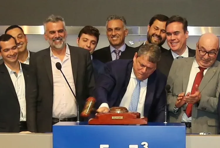 Com proposta única, governo Tarcísio de Freitas (Republicanos) privatizou linha 7 da CPTM e trem São Paulo-Campinas em leilão realizado em 2024