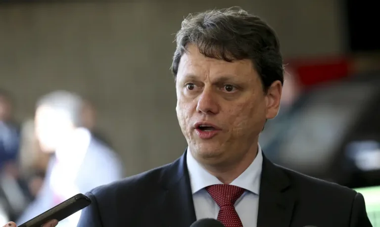 Eleição 2026: 'Escolha de Tarcísio será por descarte da direita', avalia cientista político
