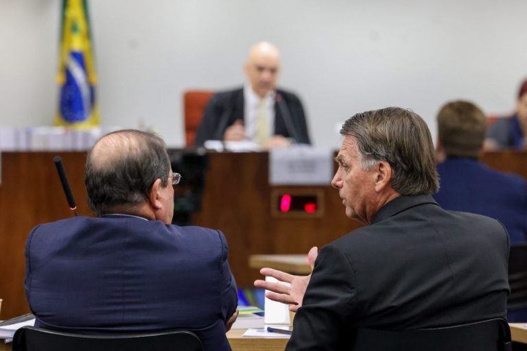 STF forma maioria para manter prisão preventiva de Jair Bolsonaro
