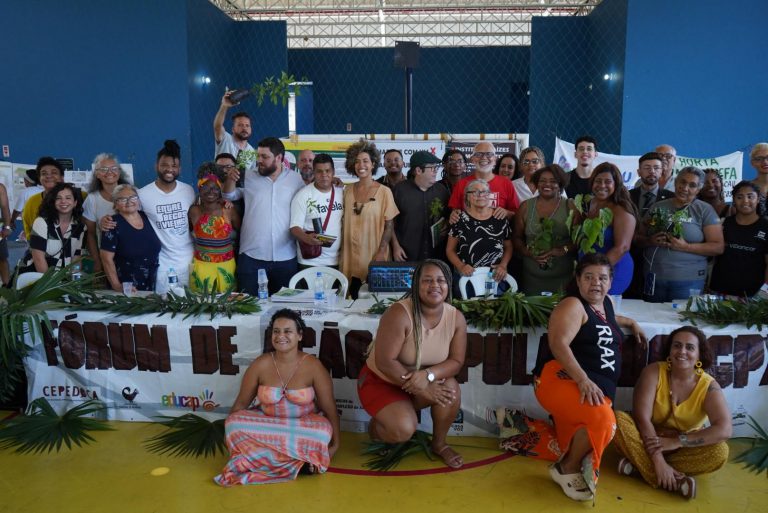 Audiência no Complexo do Alemão (RJ) debate protagonismo popular na urbanização das favelas