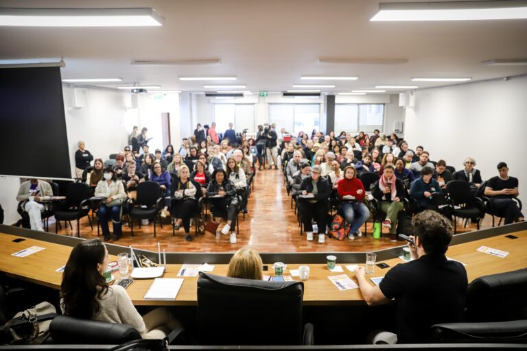 Aula pública debate impactos da 'escola meritocrata' na educação do RS