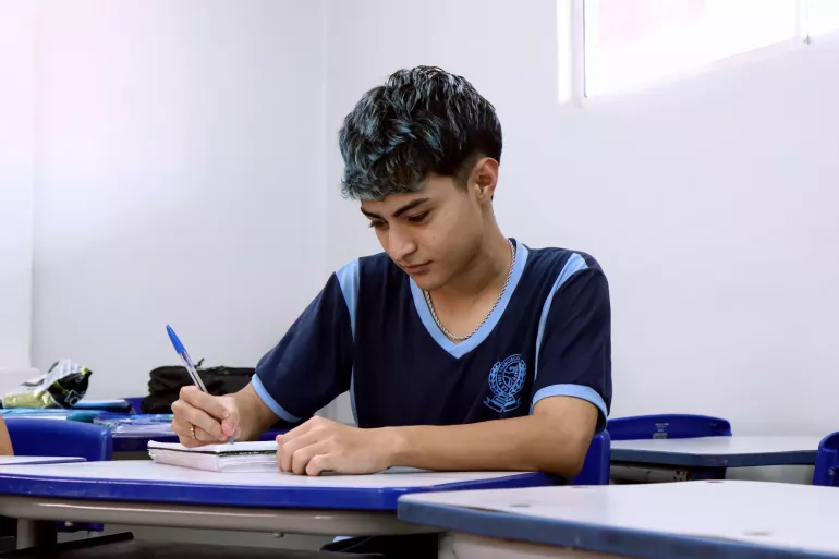 Anualmente cerca de 400 mil estudantes que deixam as escolas, segundo Unicef Brasil