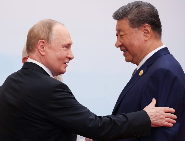 Putin apoia ideia da China de criar novo 'sistema de governança global'