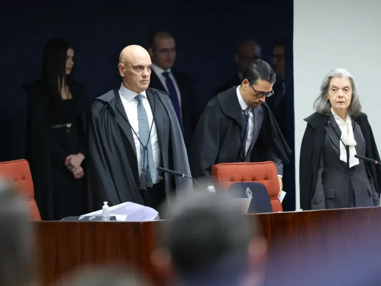 Julgamento de Bolsonaro é encontro do Brasil com sua própria história