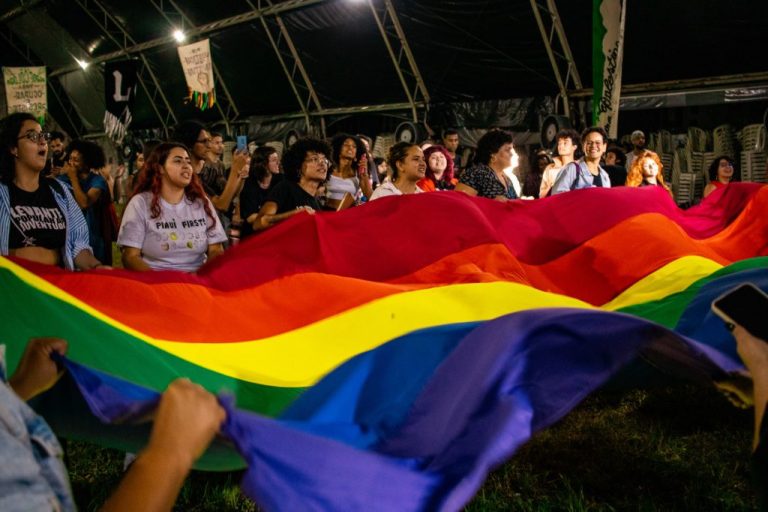 Ser lésbica: um ato político contra o patriarcado, o racismo e o capitalismo