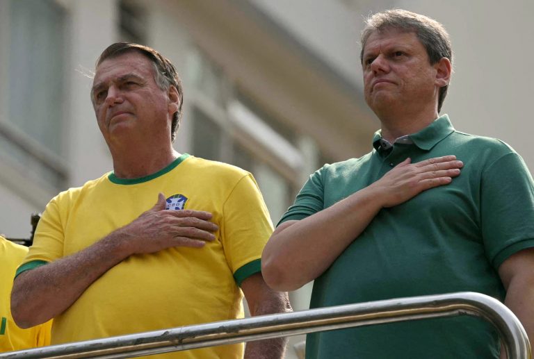 Tarcisio de Freitas veste a farda do golpismo ao prometer indulto a Bolsonaro