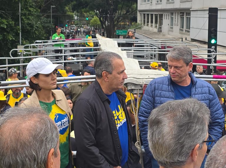 Com Tarciso e bandeiras dos EUA, bolsonaristas pedem anistia para golpistas na avenida Paulista