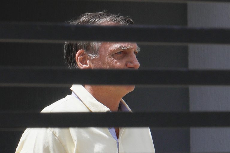 Saiba quais são as penas de Bolsonaro e dos outros sete condenados por tentativa de golpe