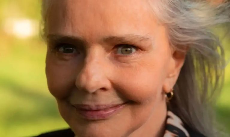 Morre a cantora e compositora Angela Ro Ro, aos 75 anos