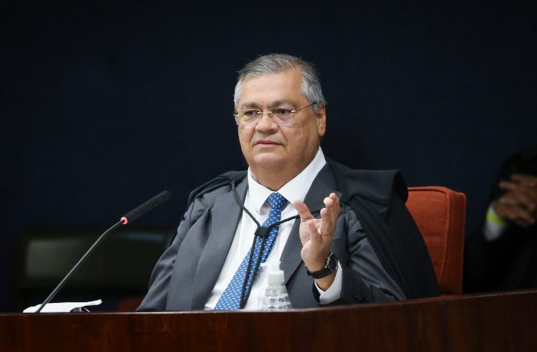 STF: Dino acompanha Moraes e placar por condenação de golpistas fica em 2 a 0