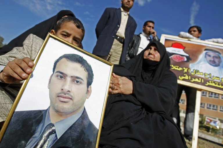 Iraqi journalist who threw shoe at Bush says Venezuela now faces what Iraq endured in 1990