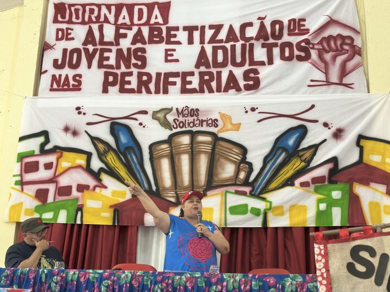 Alfabetização nas periferias: entraves de um desafio histórico