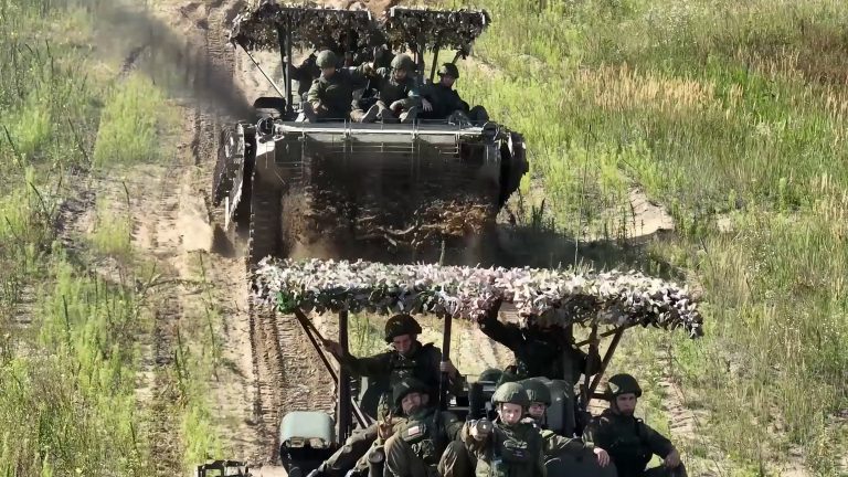 Rússia e Belarus iniciam exercícios militares em meio a tensão na fronteira com Polônia