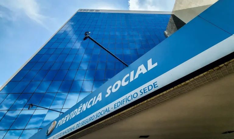 Fraudes no INSS: PF deflagra nova fase de operação em oito estados